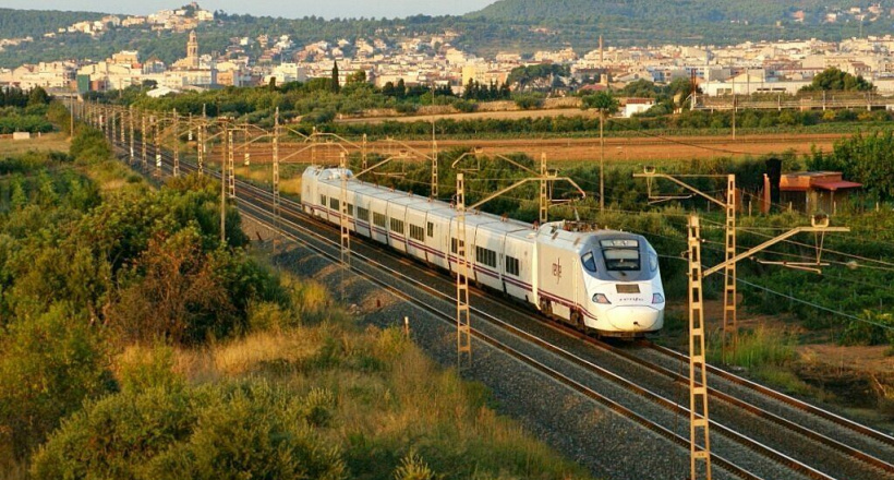 Vé tàu đi khắp Tây Ban Nha giá 9 euro