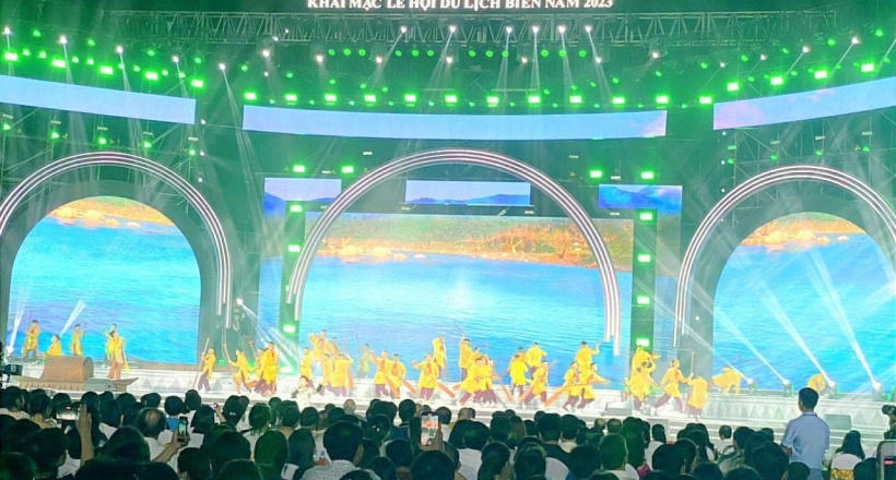 Tưng bừng khai mạc Lễ hội du lịch biển Sầm Sơn năm 2023