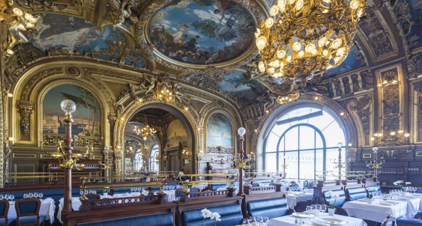 Nhà hàng Le Train Bleu hơn 120 tuổi như cung điện ở Paris