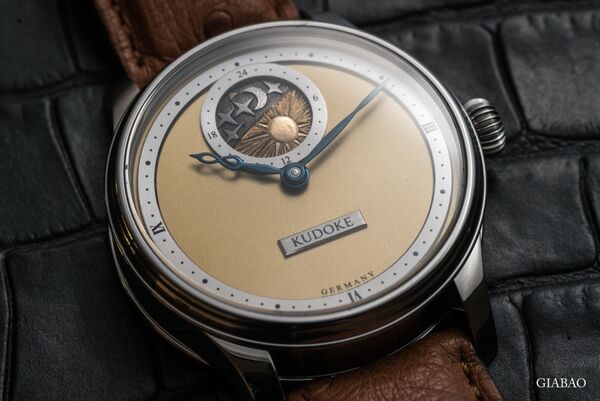 Chiêm ngưỡng chiếc đồng hồ Kudoke 2: Sự khác biệt trong phạm vi về giá