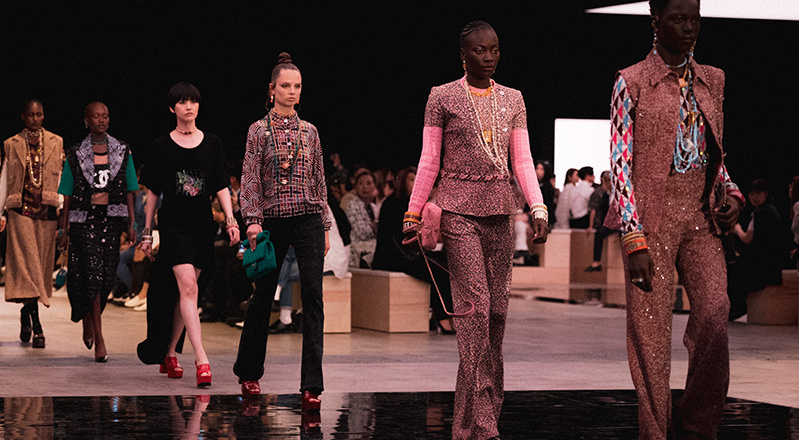 Ra mắt BST CHANEL Métiers d'Art 22/23 tại Tokyo Big Sight