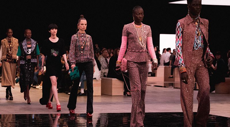 Ra mắt BST CHANEL Métiers d'Art 22/23 tại Tokyo Big Sight