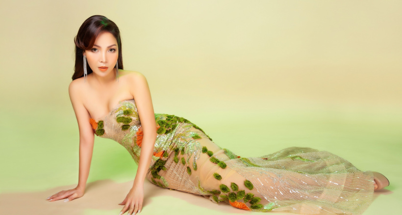 Ca sĩ Khánh Loan cuốn hút trong các thiết kế của Hoàng Hải