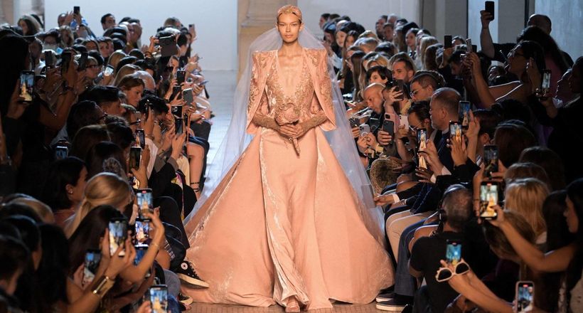 ELIE SAAB Couture Thu Đông 2023: Sự thanh lịch và duyên dáng