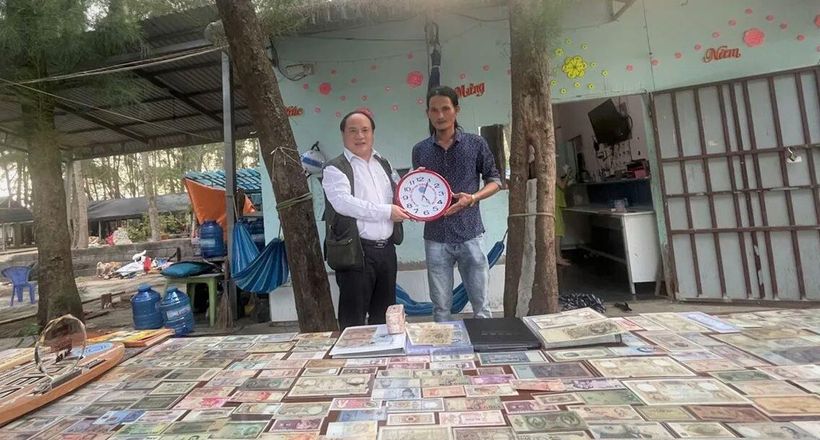 Gặp gỡ người sưu tầm tiền cổ tại Lagi, Bình Thuận