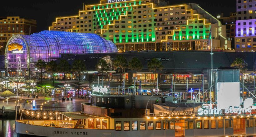 Ngắm nhìn cảng biển sầm uất từ khách sạn Novotel Sydney on Darling Harbour
