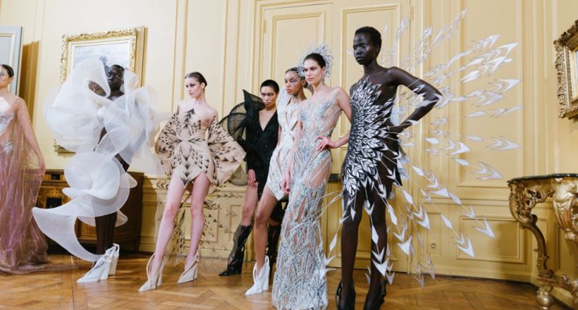BST Van Herpen Couture Thu Đông 2023 lấy cảm hứng từ hệ sinh thái biển