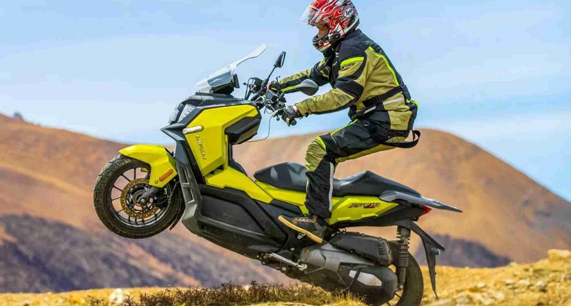 Mẫu xe tay ga Lifan KPV của Trung Quốc cạnh tranh Honda ADV 350