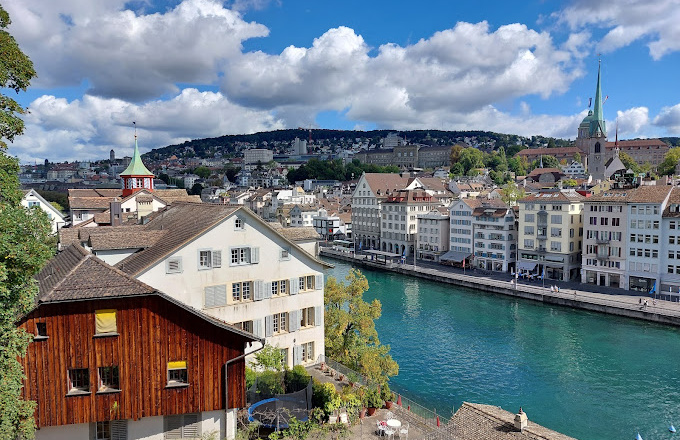 Đồi Lindenhof Thụy Sỹ – Địa điểm chiêm ngưỡng toàn cảnh thành phố đáng sống Zurich