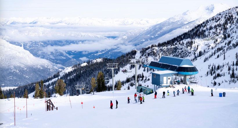 Tour du lịch Canada vui chơi ở khu trượt tuyết nhộn nhịp nhất Bắc Mỹ