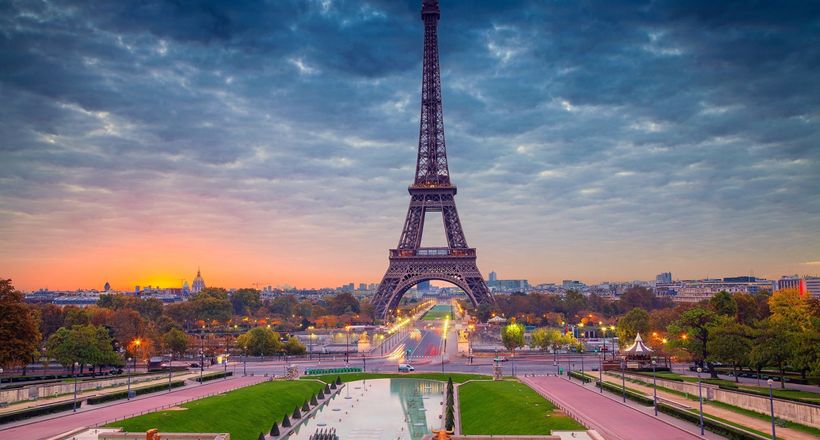 Tháp Eiffel – Biểu tượng từng bị ruồng bỏ của nước Pháp