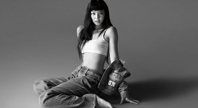 9 cách diện đồ denim cuốn hút như cô nàng Jennie Kim