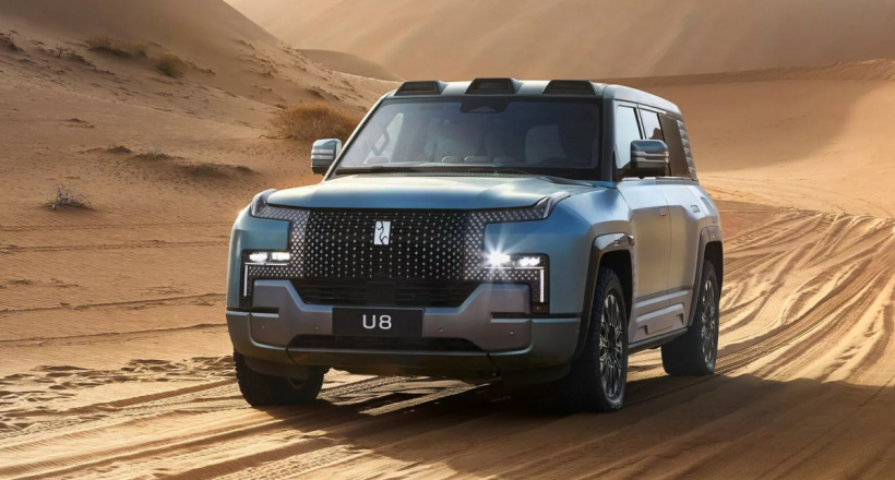 YangWang U8 - xe điện có thể bơi như thuyền giá 150.000 USD