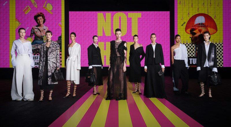 Show diễn Dior Xuân Hè 2024 liên hệ giữa nữ tính và chủ nghĩa nữ quyền