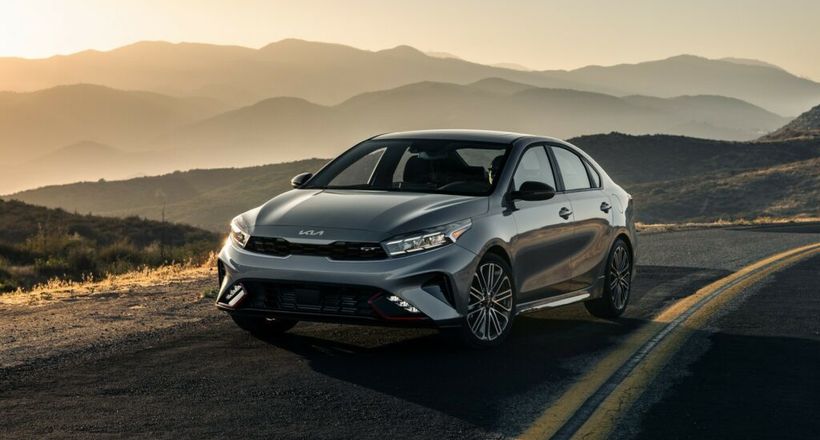 Kia Forte mới giá từ 21.000 USD