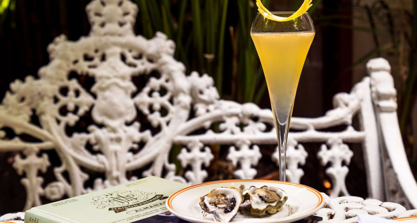 Cách làm 1 ly rượu French 75 kiểu Pháp có gì đặc biệt?