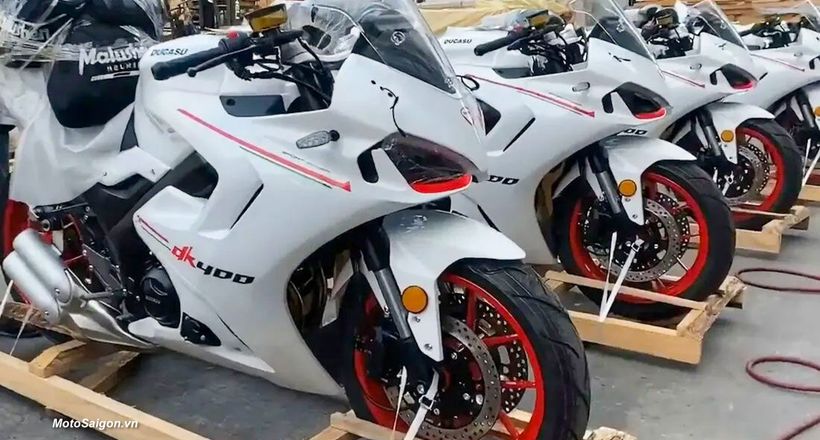 Ducasu DK400 nhái trắng trợn Ducati Supersport 950