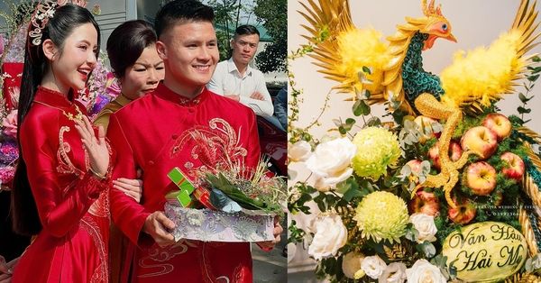 So kè dàn tráp ăn hỏi cầu kỳ của dàn cầu thủ Việt, dát vàng hay đính đá kỹ đến từng chi tiết, ai chịu chi hơn?