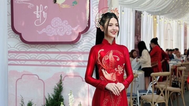 Nhan sắc xinh đẹp của cô dâu Chu Thanh Huyền trong lễ ăn hỏi với Quang Hải
