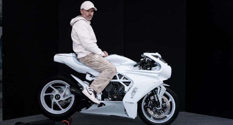 MV Agusta Superveloce 800 độc bản từ nghệ sĩ đương đại Daniel Arsham