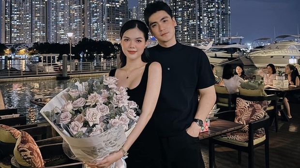 Sau 2 năm chia tay, Ngọc Trinh công khai tình tứ bên bạn trai ngay trước thềm năm mới