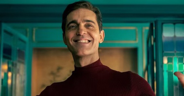 Money Heist: Berlin hạng 1 ở 75 nước, nam chính cười toả nắng cực cuốn