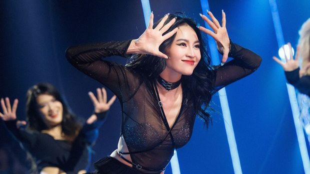 Chị đẹp bùng nổ ở Công diễn 5: Thần thái cực đỉnh, "dân tay ngang" nhưng từng đăng quang 1 cuộc thi nhảy