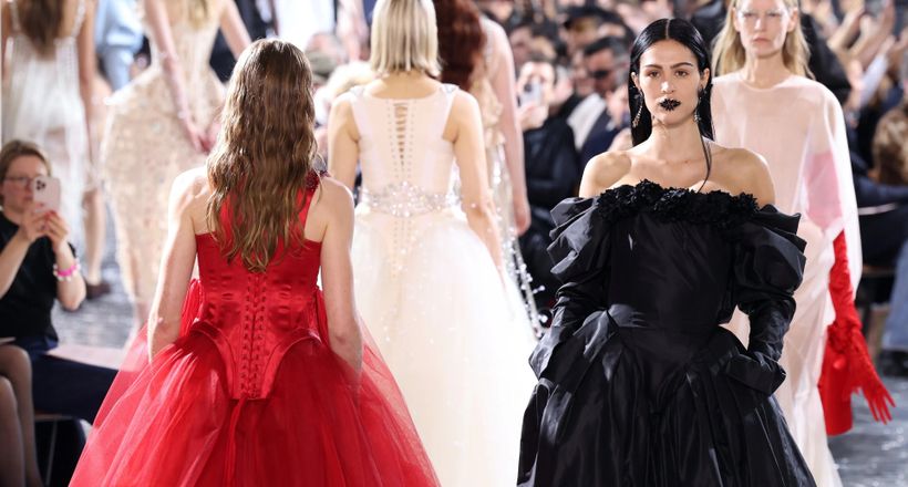 BST Haute Couture của Jean Paul Gaultier là cơ hội để Simone Rocha nổi loạn