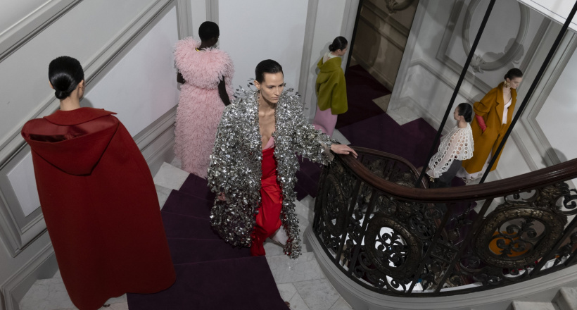 Show diễn Valentino Haute Couture 2024 phản chiếu văn hoá hiện tại