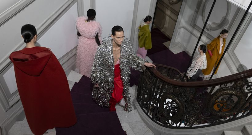 Show diễn Valentino Haute Couture 2024 phản chiếu văn hoá hiện tại