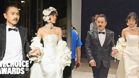 Binz lần đầu công khai nắm chặt tay Châu Bùi ở WeChoice Awards 2023, netizen rần rần: "Cưới thôi!"