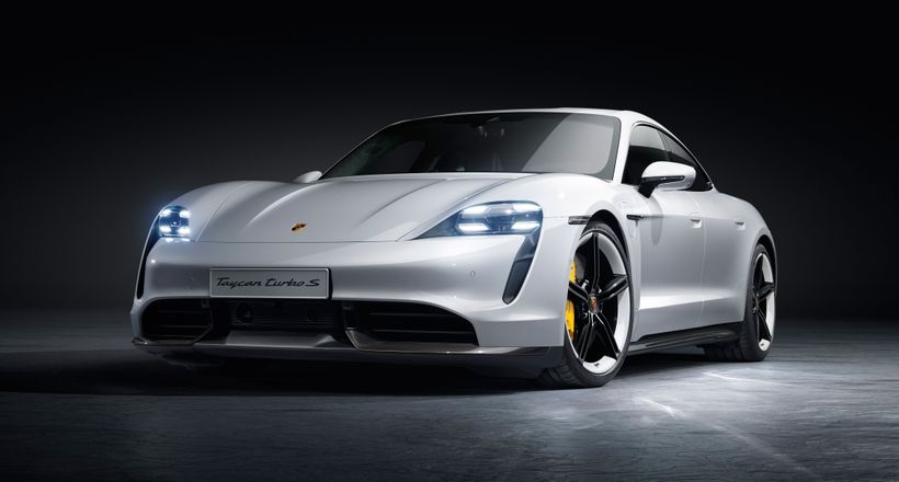 Porsche Taycan khiến Tesla Model S "hít khói toàn tập" trên đường đua Nürburgring