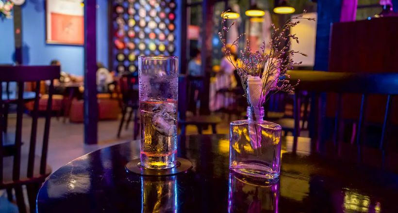 Nhâm nhi cồn, nghe đĩa than cùng Montauk Bar và LP Club