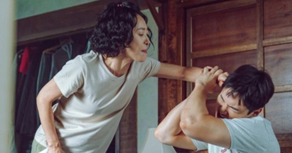 Bộ phim xuất sắc xứng đáng nổi tiếng hơn, khán giả chấm 10/10 vì nam chính "đáng yêu vô cùng"