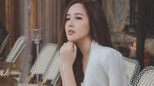 Hoa hậu Mai Phương Thuý bắt trúng hoa cưới Vân Hugo, ai dè có cách xử lý khiến dàn sao Vbiz ngỡ ngàng