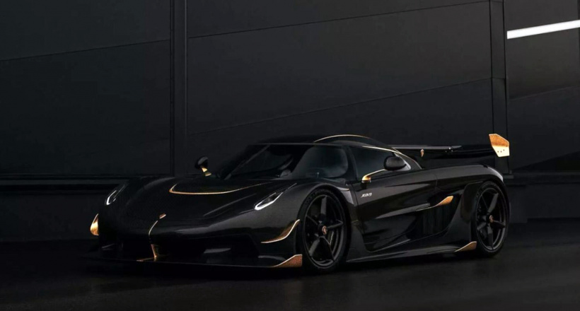 Koenigsegg Jesko độc nhất thế giới với thân xe bằng sợi carbon và mạ vàng 24k