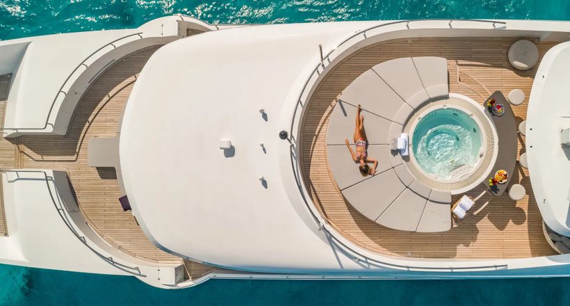 Siêu du thuyền Big Sky 48m từ Oceanfast - Di sản của một thời đại hoàng kim