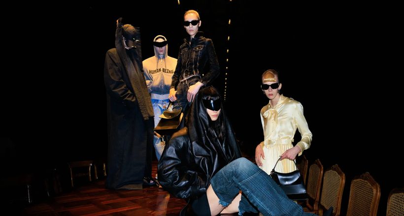 BST Balenciaga Xuân Hè 2025: Trở về điểm khởi nguồn cảm hứng sáng tạo của Demna