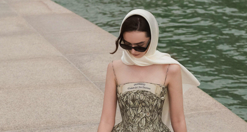 Taylor Swift bất ngờ diện đầm của nhà thiết kế Việt