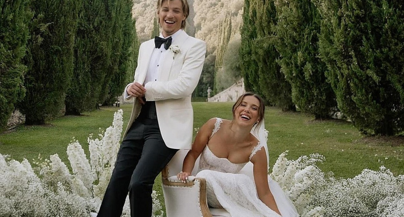 “Cô dâu tháng 10” Millie Bobby Brown diện 4 chiếc đầm cưới trong hôn lễ