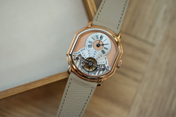 Đồng hồ Daniel Roth Tourbillon Rose Gold mới ra mắt