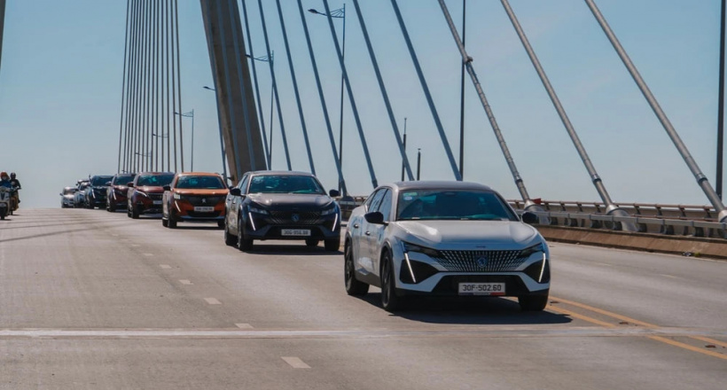 Trải nghiệm đẳng cấp trên khoang nội thất Peugeot 408