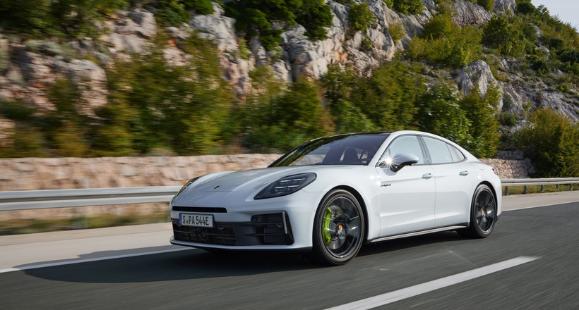 Lộ diện Porsche Panamera E-Hybrid 2024: Vượt trội hiệu suất, bứt phá giới hạn