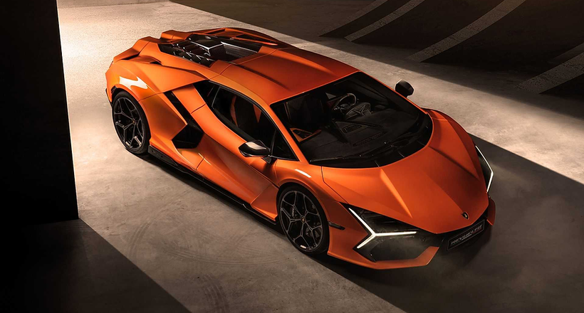 Lamborghini Revuelto mở ra chương tiếp theo cho động cơ V12 huyền thoại