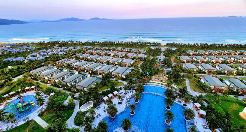 Tận hưởng kì nghỉ thư giãn vào hè bên bờ biển tại Mövenpick Resort Cam Ranh