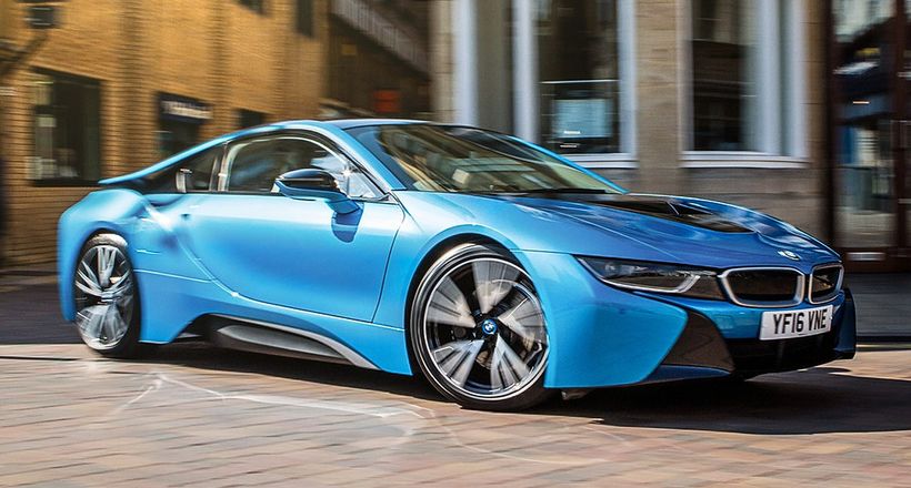 Doanh số bán ô tô điện của BMW đã tăng gấp đôi trong năm 2021