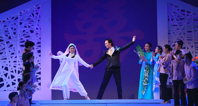 Nhạc kịch Sóng về cuộc đời Xuân Quỳnh, ca hát và nhảy múa vì Tình yêu và Thi ca