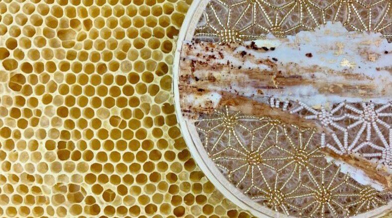 Nghệ thuật thêu thùa & sự kết hợp sáng tạo giữa con người cùng những chú ong