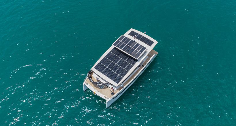 Hạ thủy catamaran dùng năng lượng mặt trời Silent 60 tại Thái Lan