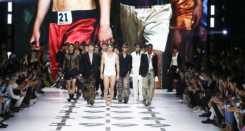BST Dolce & Gabbana Xuân Hè Nam 2023: Những gã trai phóng túng thế hệ mới